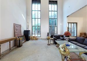 梅花山庄独栋别墅诚售，周边配套全齐