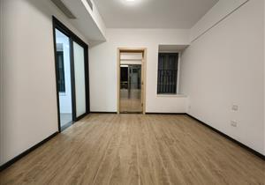 急售房源，随时可以看房，住家安静，降价20万，费用少