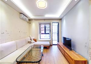 地铁口两房 电梯小高层  精装修拎包住 、