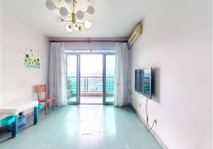 香逸名园，新上三房，户型实用，价格空间大，急卖