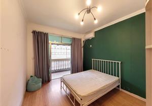 大学城片区  双地铁口 沙河公园旁 81平3房 南向满五年