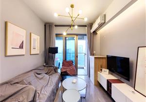 深圳湾三大总部基地围绕，临近欢乐海岸和科技园，人才公园和深圳