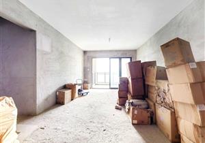 地铁口新出笋盘推荐，业主亏钱急售，花园中间层佳位好，价格可议