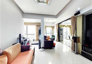 地铁口物业，周边配套齐全，适合居住