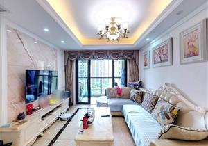 地铁口精装修三房，看房方便