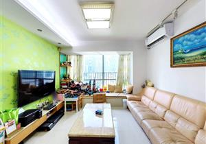 户型方正，通风采光好