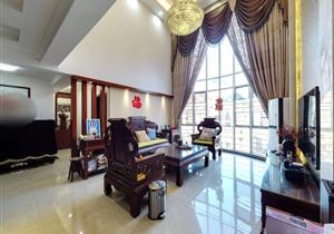 世纪村，顶层复式，装修保养好，朝南