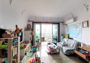 金城花园.生活氛围较好.视野开阔.户型方正.楼间距宽.急卖房