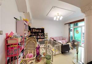 小位于宝安44区，翻身路与创业路交汇处，