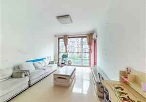 信义性价比 便宜的房子，南北通透大三房，双阳台，看房有锁匙。