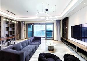 02户型，降价，便宜出售，看房随随时看，豪华装修，一线海景