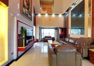 业主向市场妥协！地铁口刚降价房源，精装，满五年急售，价格私聊