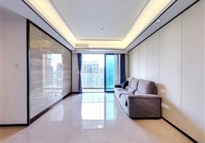 急卖，地铁口，满5年。正南109平4房