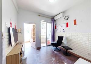 华逸园，实用一房一厅，业主诚心出售