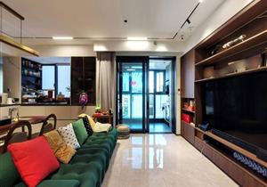 天健天骄南苑，新上三房，南北通，新装修，车位足，诚心出售