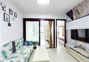 石厦地铁口小两房精装书包房