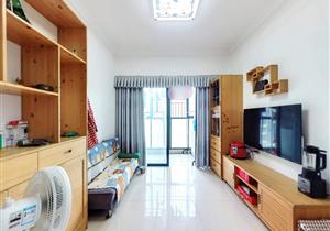 精装修二房，花样年花港家园，高楼层。