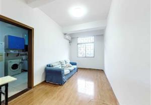 楼梯房精装三房两厅近地铁口