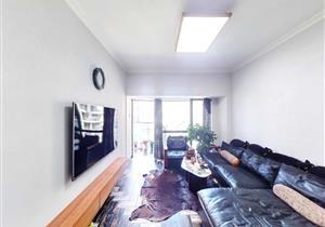 红山双地铁口，水榭春天精装修三房，高楼层，采光充足