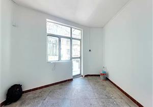 梅花楼，原装三房，田东旁边，位置好，业主诚售