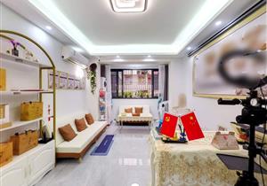 近地铁 周边 配套齐全 全新装修业主 诚意出售 看房随时方便