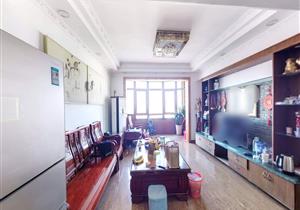 顶楼复式，保养不错，通透户型