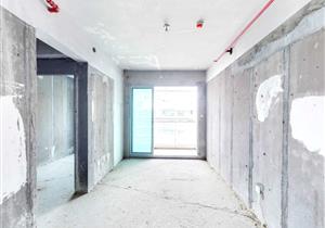 红山地铁口，业主急卖，可改三房，安照自己喜欢的风格装修