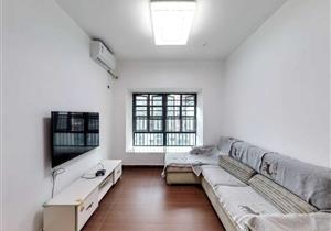 封闭式花园小区，小高层为主，总高11层，1梯8户，