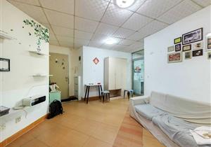 罗湖怡泰大厦、精装修，交通便利、拎包入住