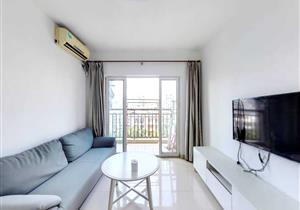 黄金大厦，精装两房，满五年，诚心出售