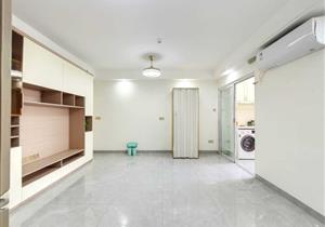 翠竹外国语旁边！人民医院对面 精装三房 配套齐全 停车很方便