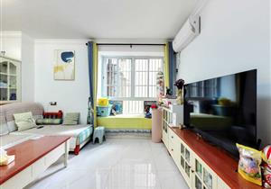 近期入手看这套，业主急卖，配套齐全，租金高