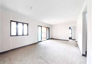 地铁口物业端头位大四房