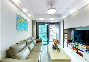 海纳公馆，精装修，高层南向三房，业主诚意出售