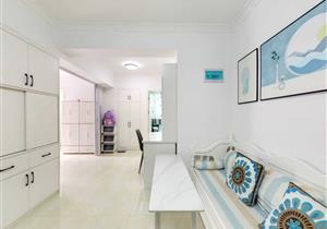 海丰苑，精装三房一厅，带私家花园，业主诚心出售。