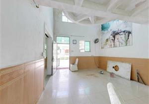 笋盘，西湖苑精装独栋别墅，上下3层，带私家车位，业主诚卖可谈