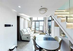 新上复式3房2厅 2卫业主自住 装修保养好 楼下天河城