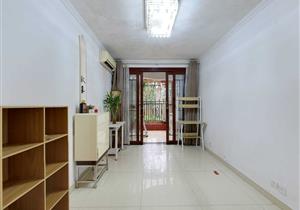 购物公园旁2房总价格4字头；带私家花园安静；名气书包值得拥有