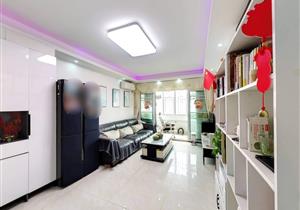 龙珠花园，繁华地段，三地铁口，精装大两房，户型方正，采光通透