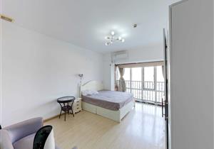 精装入住，业主诚意卖，价格好谈，看房方便