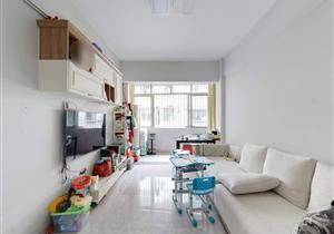 碧海老豪宅祥兴楼.坪洲地铁口旁.交通方便.户型方正实用.急卖