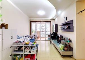 户型方正，通风采光好