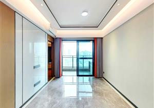 次新小区三房，环境好靠近华为，配套好急卖，装修新，书包好