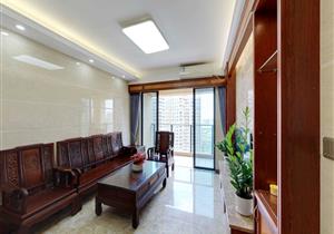 园林风格独特，花园较大且人车分流，安静，绿化好