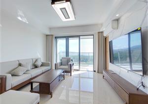 绿景尚悦府，绿景左邻商业旁，豪华装修，次新房，价格可谈