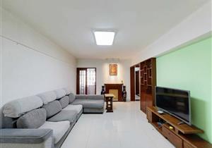 楼下地铁口9号线向西村站，小区对面为华润万家三房便宜卖