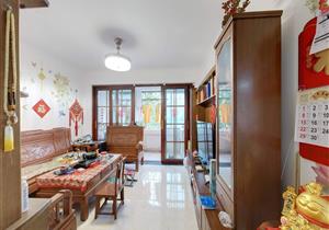 3房户型 户型方正 使用率高 费用少 近地铁 价格可谈