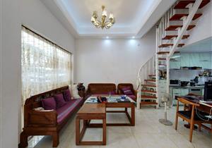 丽湖花园一楼带花园复式三房，户型方正高实用率，装修保养好