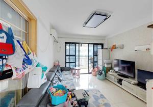 西乡大道与新湖路交汇处西北侧，共9栋，新加坡园林和建筑风格，