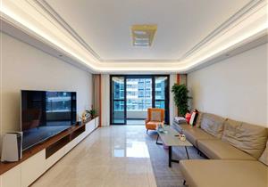 领誉华府，178平米，4房3卫，位置安静，即买即住，看房方便